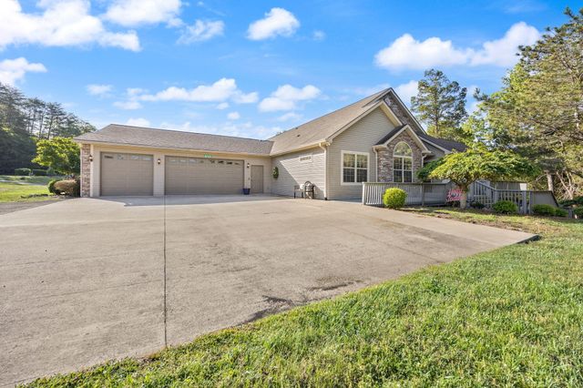 512 W Canterbury Drive, Bronston, KY 42518