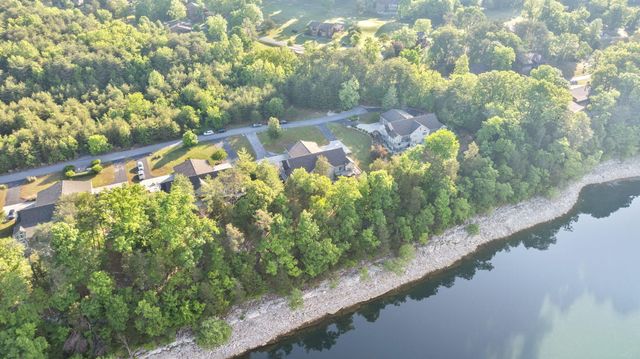 512 W Canterbury Drive, Bronston, KY 42518