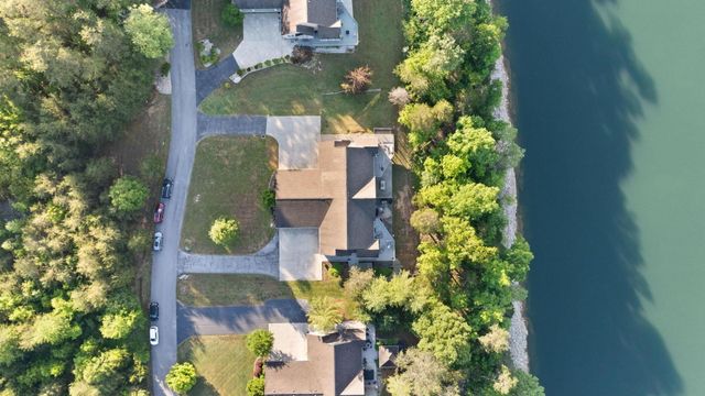 512 W Canterbury Drive, Bronston, KY 42518