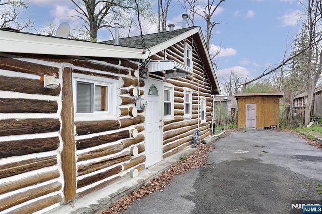 10 Echo Lane, West Milford, NJ 07480