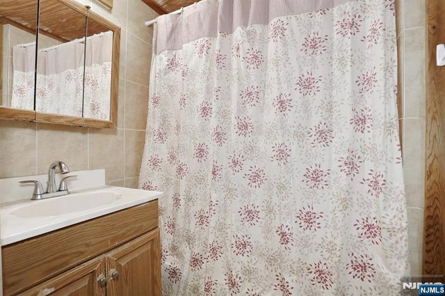 10 Echo Lane, West Milford, NJ 07480