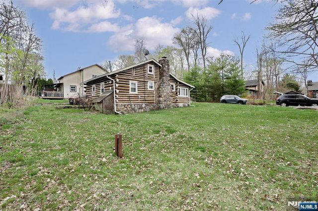 10 Echo Lane, West Milford, NJ 07480