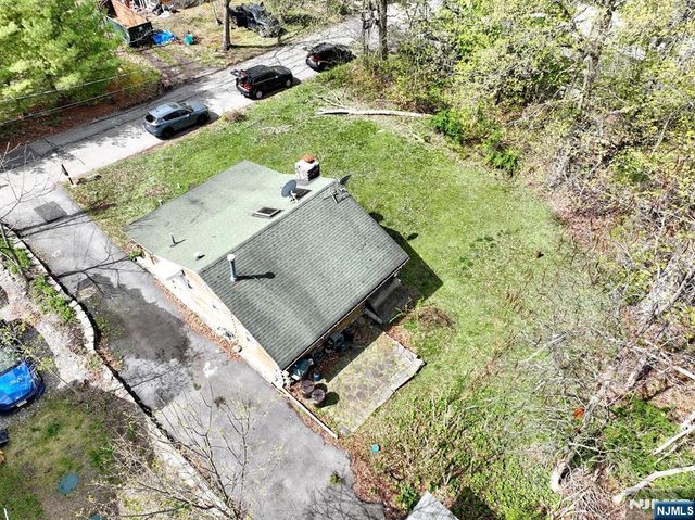 10 Echo Lane, West Milford, NJ 07480