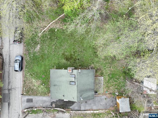 10 Echo Lane, West Milford, NJ 07480