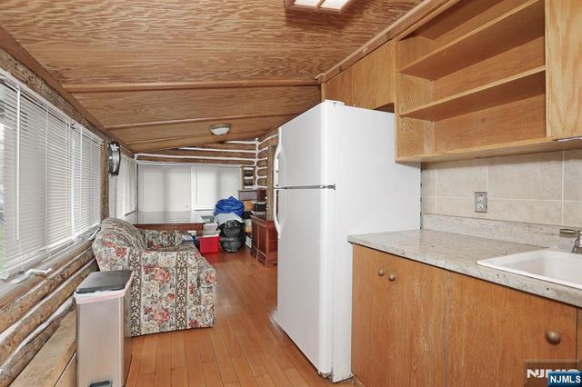 10 Echo Lane, West Milford, NJ 07480