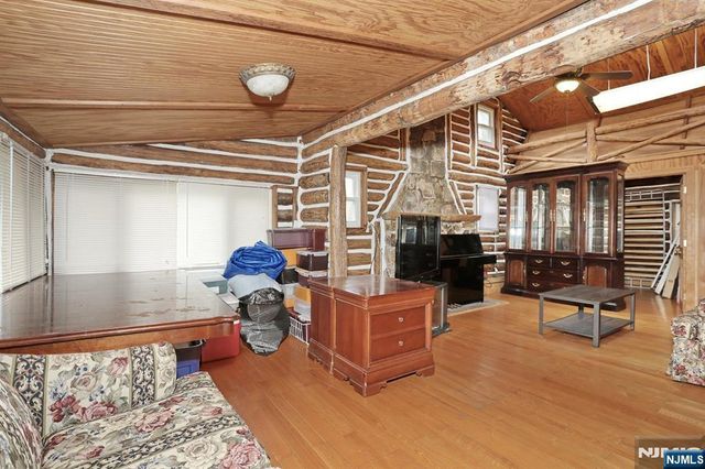 10 Echo Lane, West Milford, NJ 07480