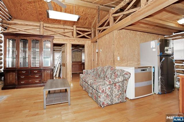 10 Echo Lane, West Milford, NJ 07480