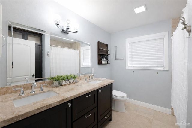 703 S Border Avenue, Weslaco, TX 78596