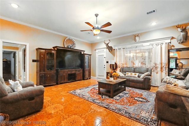 1524 Bunker Hill Court, Van Buren, AR 72956