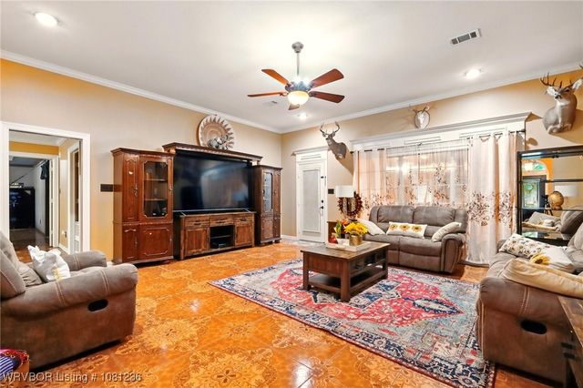 1524 Bunker Hill Court, Van Buren, AR 72956