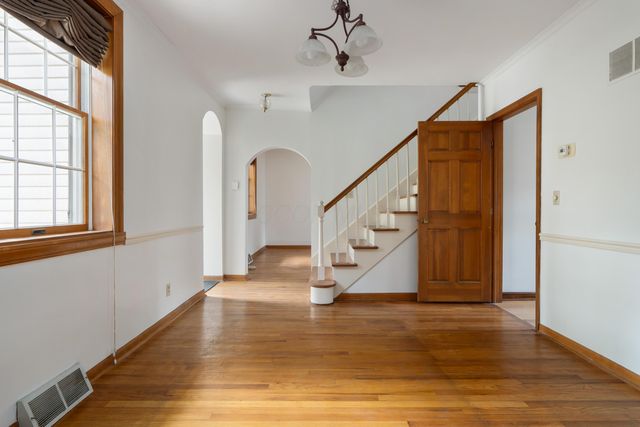 320 E Longview Avenue, Columbus, OH 43202