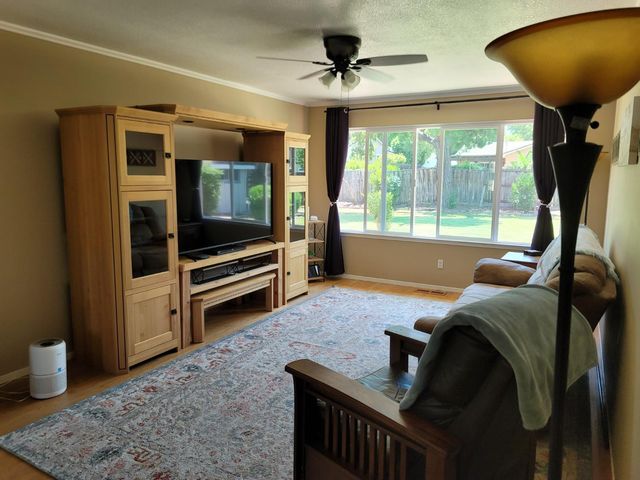6608 Penney Way, Carmichael, CA 95608