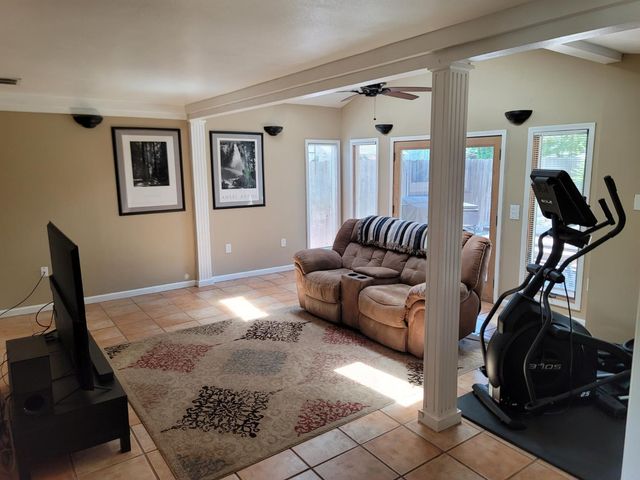 6608 Penney Way, Carmichael, CA 95608