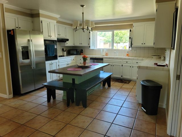 6608 Penney Way, Carmichael, CA 95608