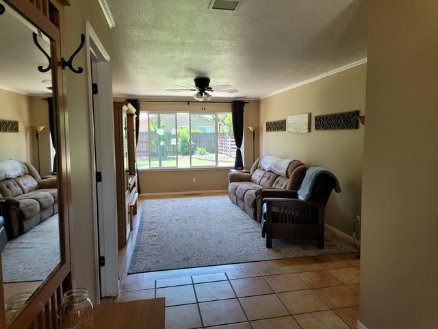 6608 Penney Way, Carmichael, CA 95608
