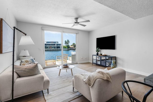 900 Jeffery Street, Boca Raton, FL 33487