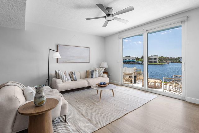 900 Jeffery Street, Boca Raton, FL 33487