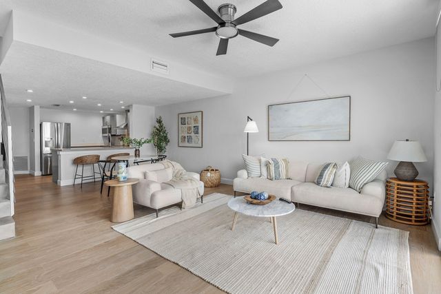 900 Jeffery Street, Boca Raton, FL 33487