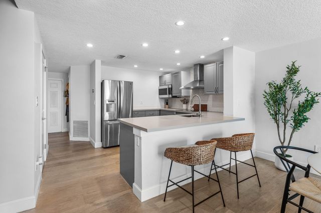 900 Jeffery Street, Boca Raton, FL 33487