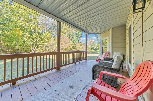 132 Pointe O Woods DR, Huddleston, VA 24104