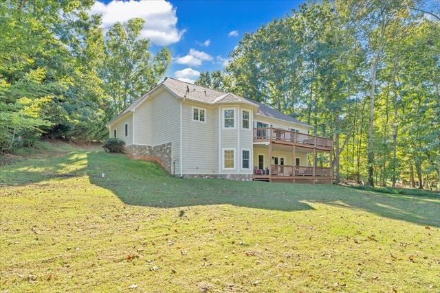 132 Pointe O Woods DR, Huddleston, VA 24104