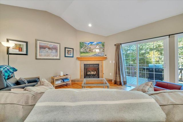 132 Pointe O Woods DR, Huddleston, VA 24104