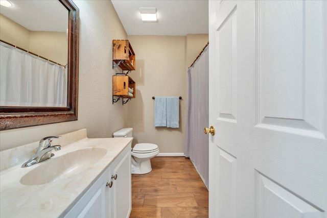 132 Pointe O Woods DR, Huddleston, VA 24104
