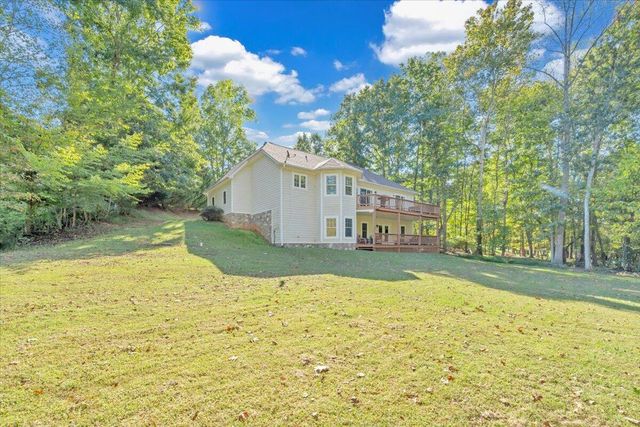 132 Pointe O Woods DR, Huddleston, VA 24104