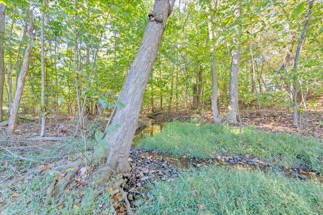 132 Pointe O Woods DR, Huddleston, VA 24104
