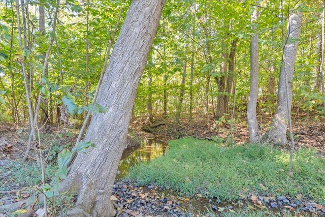 132 Pointe O Woods DR, Huddleston, VA 24104