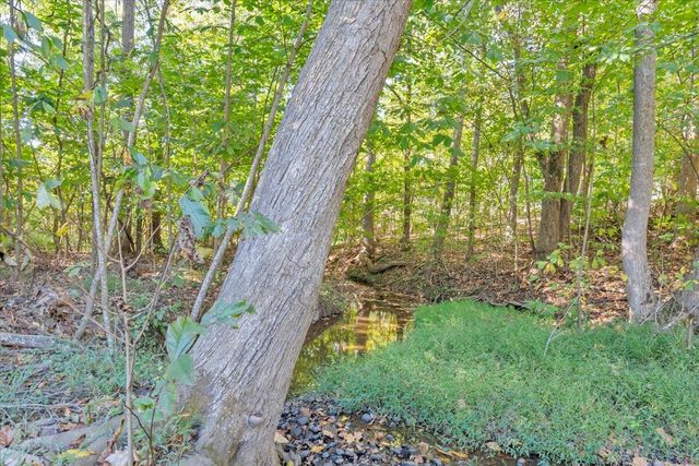 132 Pointe O Woods DR, Huddleston, VA 24104