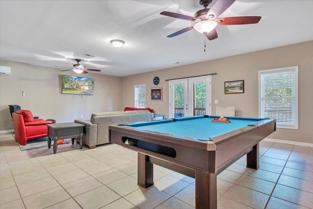 132 Pointe O Woods DR, Huddleston, VA 24104