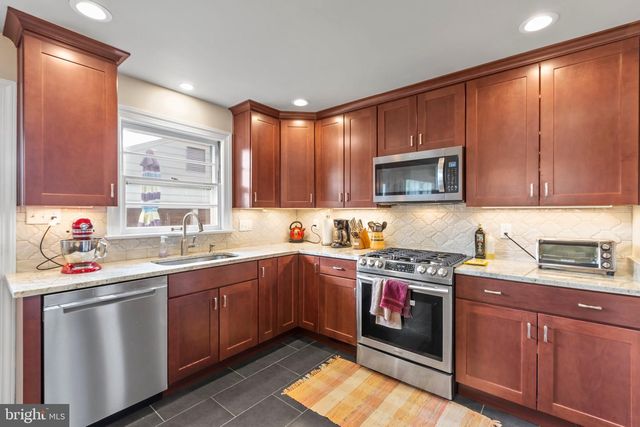 1424 BRENT ST, Fredericksburg, VA 22401