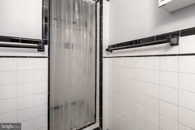 1424 BRENT ST, Fredericksburg, VA 22401