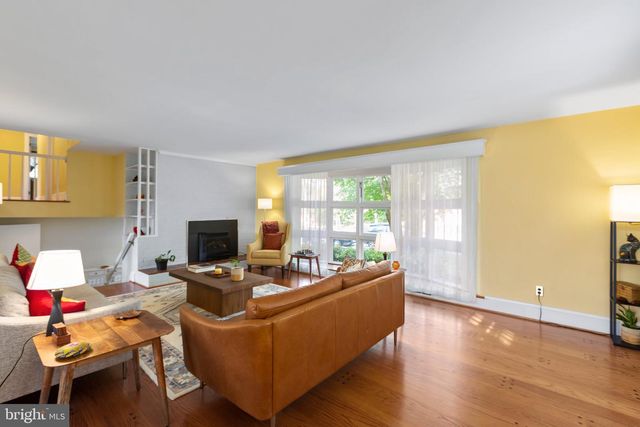 1424 BRENT ST, Fredericksburg, VA 22401