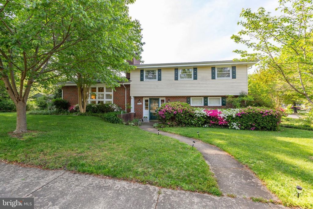 1424 BRENT ST, Fredericksburg, VA 22401