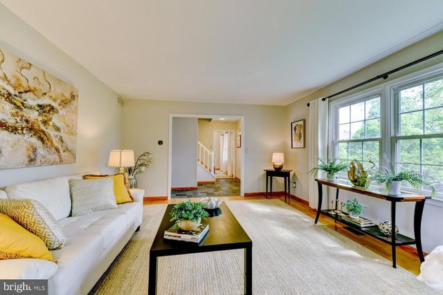 9 ROWANBERRY CT, Princeton Junction, NJ 08550