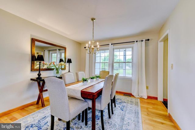 9 ROWANBERRY CT, Princeton Junction, NJ 08550