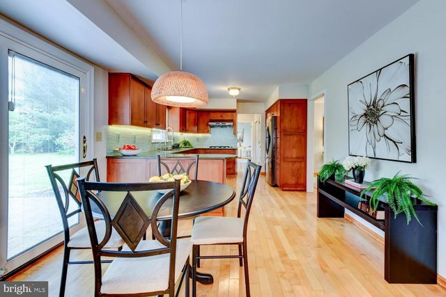 9 ROWANBERRY CT, Princeton Junction, NJ 08550