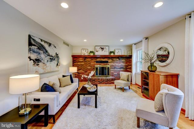 9 ROWANBERRY CT, Princeton Junction, NJ 08550