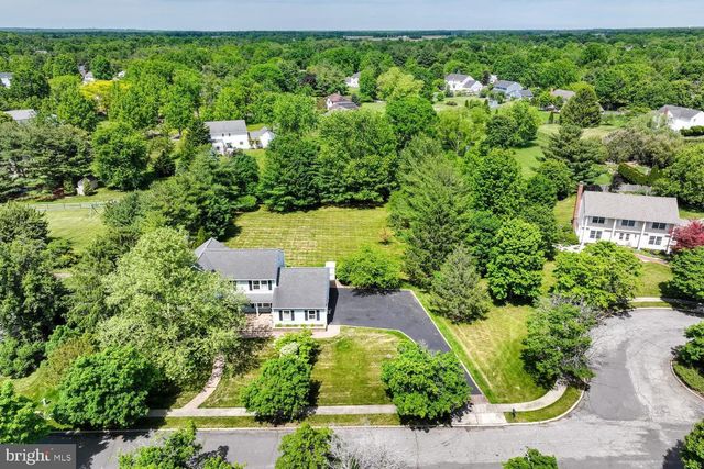 9 ROWANBERRY CT, Princeton Junction, NJ 08550