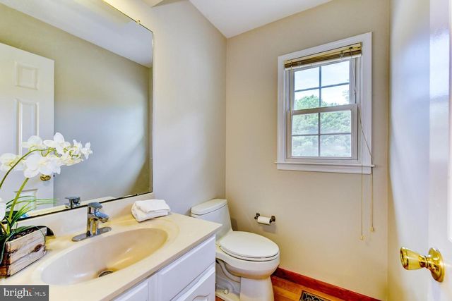9 ROWANBERRY CT, Princeton Junction, NJ 08550