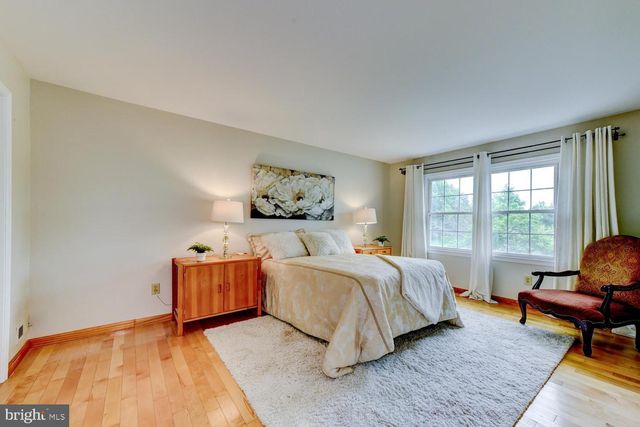 9 ROWANBERRY CT, Princeton Junction, NJ 08550