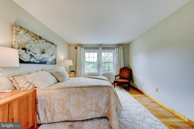9 ROWANBERRY CT, Princeton Junction, NJ 08550