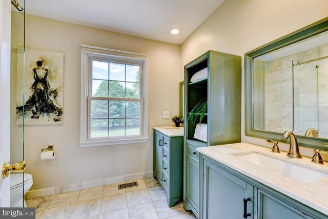 9 ROWANBERRY CT, Princeton Junction, NJ 08550