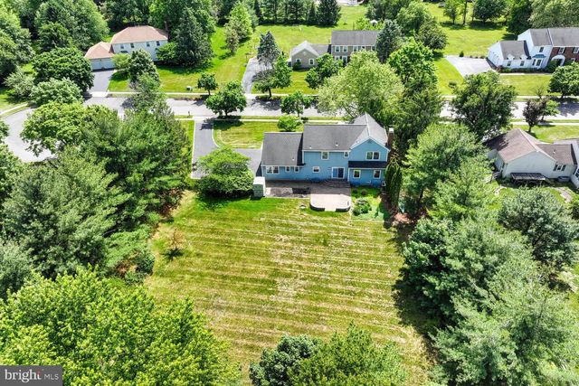 9 ROWANBERRY CT, Princeton Junction, NJ 08550