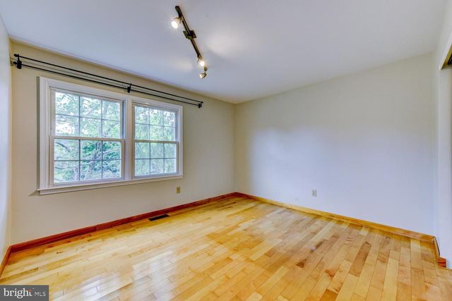 9 ROWANBERRY CT, Princeton Junction, NJ 08550