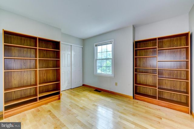 9 ROWANBERRY CT, Princeton Junction, NJ 08550