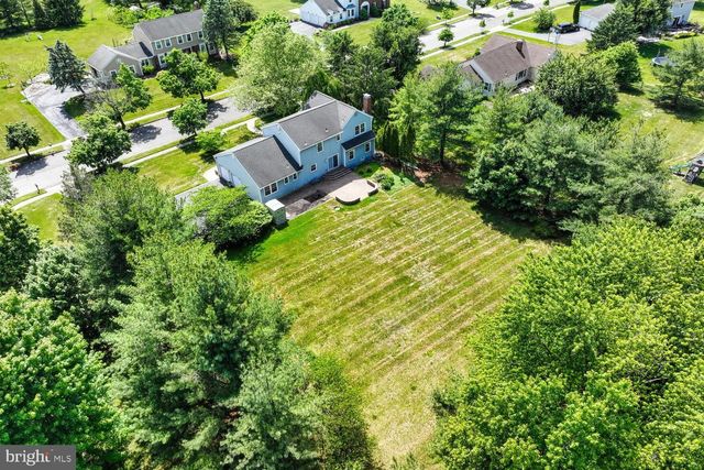 9 ROWANBERRY CT, Princeton Junction, NJ 08550
