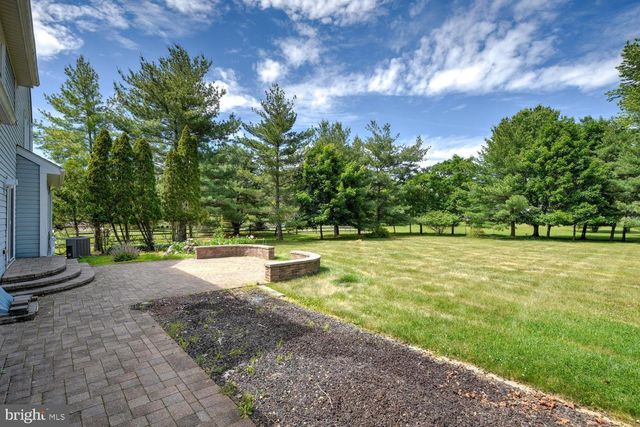 9 ROWANBERRY CT, Princeton Junction, NJ 08550